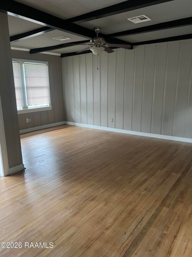 Building Photo - 135 Oak Crest Dr