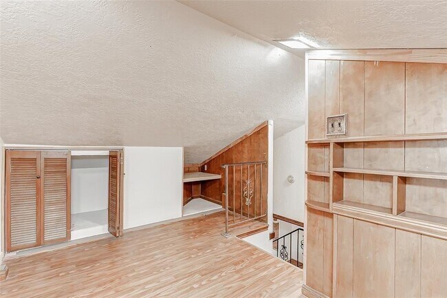 Building Photo - 6831 Reed Rd