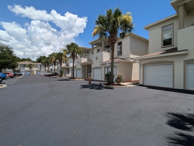 Building Photo - 3 Bedroom, 2 Bath with Private Balcony off Primary Bedroom in St. Augustine Shores - Call us for ...