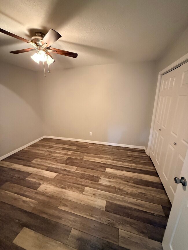 Building Photo - 822 Hardy Springs Cir