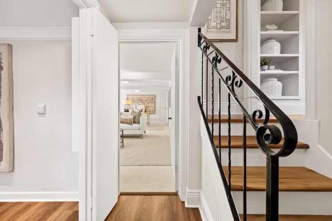 Building Photo - 105 Pepper Ave