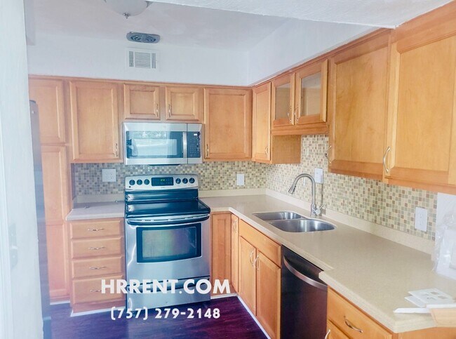 Building Photo - Newly Renovated 3 Bedroom 1 Bathroom Single Family Home located in the Fairmount Park area of Nor...