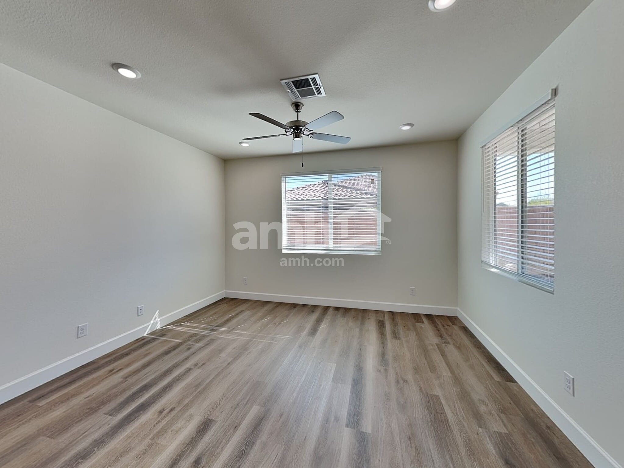 Building Photo - 10390 Bishops Cap St