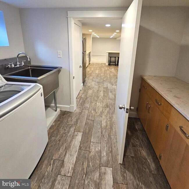 Building Photo - 5940 6th St