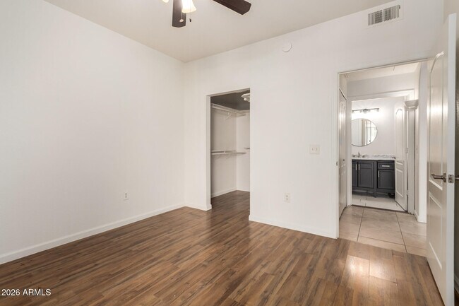 Building Photo - 2929 W Yorkshire Dr