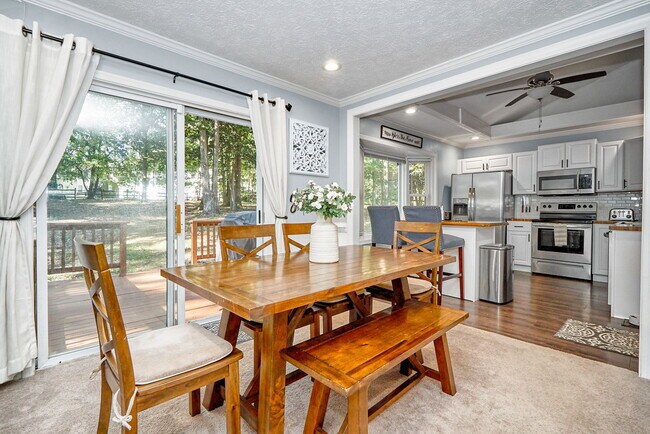 Building Photo - 3434 Castlebury Dr