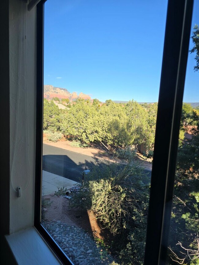 Building Photo - 2269RR-Upper Level