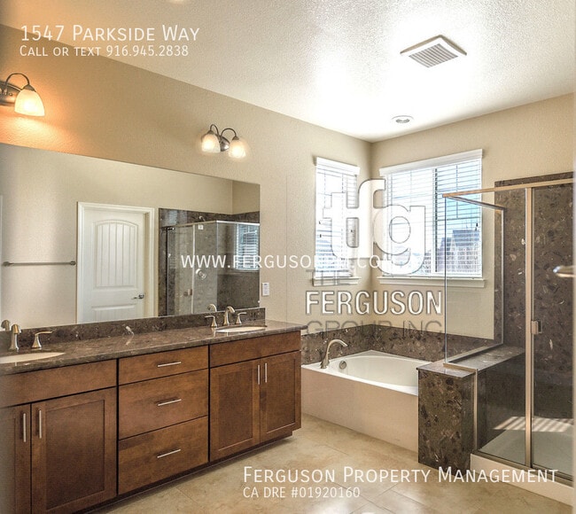 Building Photo - 1547 Parkside Way
