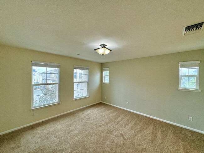 Building Photo - Great 3B/3.5BA Townhome in 4S Ranch!