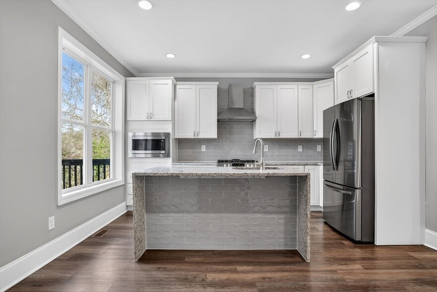 Building Photo - 166 Vanira Ave SE