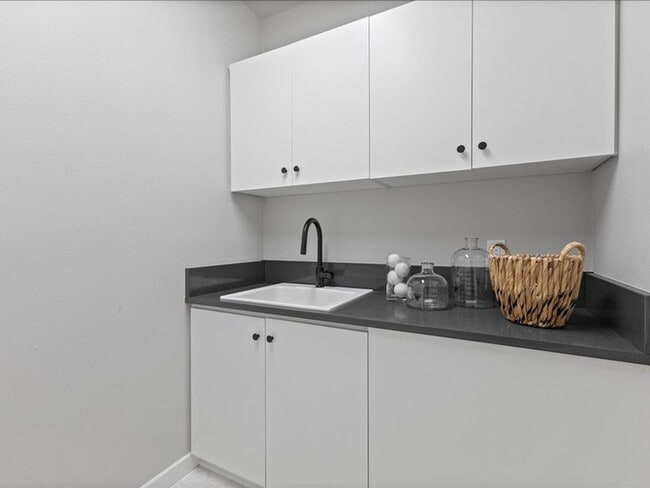 Building Photo - Newly Renovated Beaverton Home with Natura...