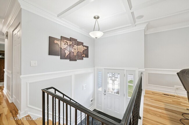 Building Photo - 30W145 Country Lakes Dr