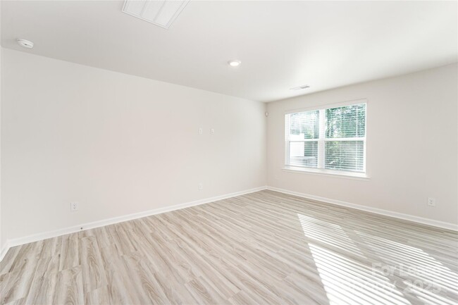 Building Photo - 5110 Hyrule Dr