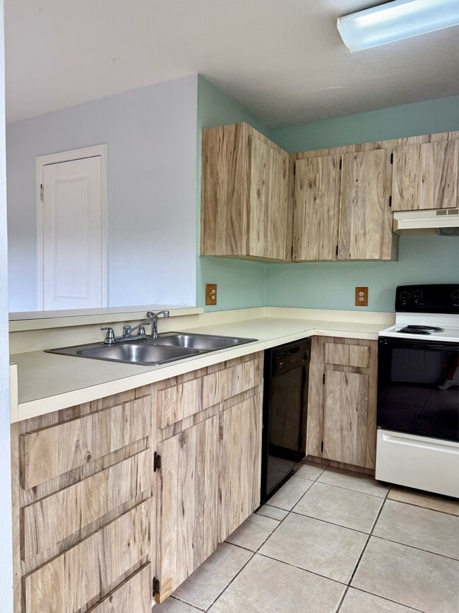 Building Photo - 6264 SW 8th Pl