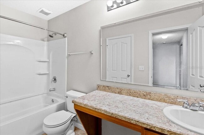 Building Photo - 1527 Angler Avenue