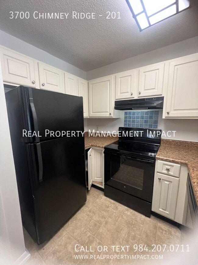 Building Photo - 3700 Chimney Ridge Pl