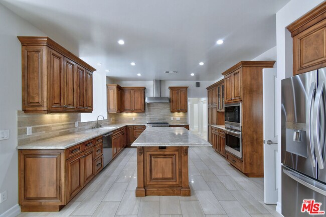 Building Photo - 23637 Park Belmonte