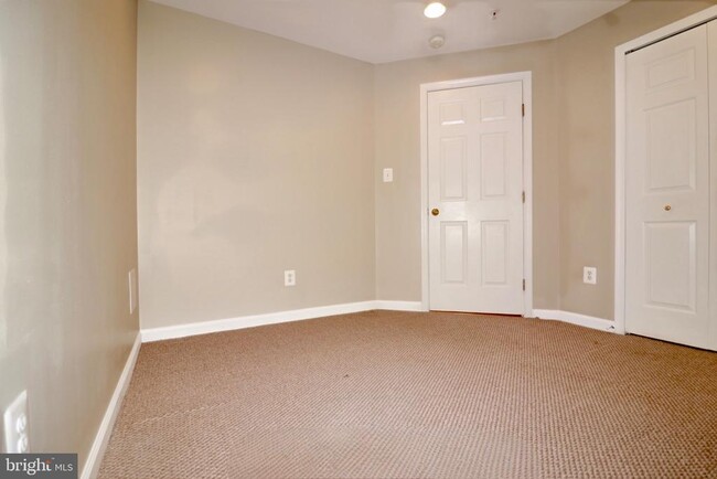 Building Photo - 25323 Damascus Park Terrace