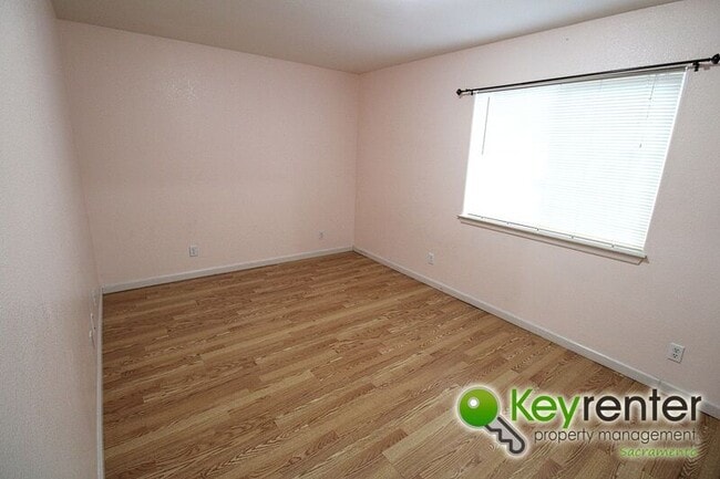 Building Photo - 3429 Braeburn St