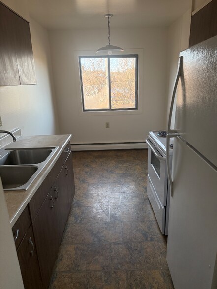 Primary Photo - 729 Oakdale Ave