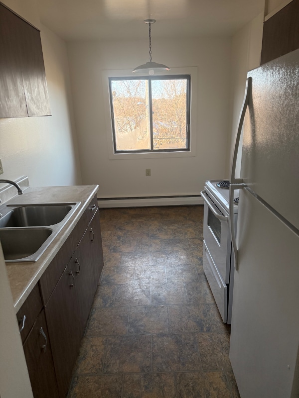 Building Photo - 729 Oakdale Ave