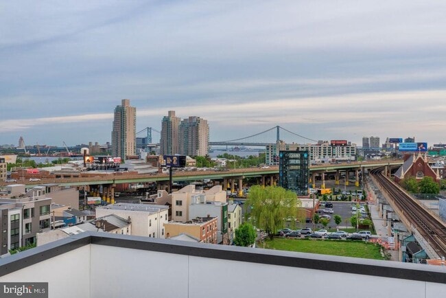 Building Photo - 1131-39 N Front St