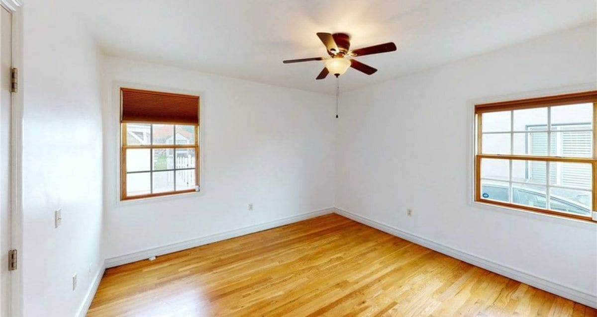 Building Photo - 7418 Farmdale Ave