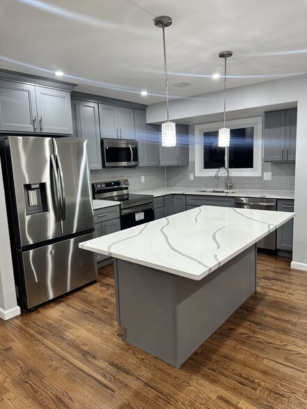 Building Photo - 3103 Falcon Ave