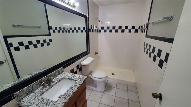 Building Photo - 817 Denmark Dr