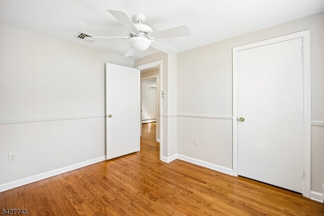 Building Photo - 32 Center St