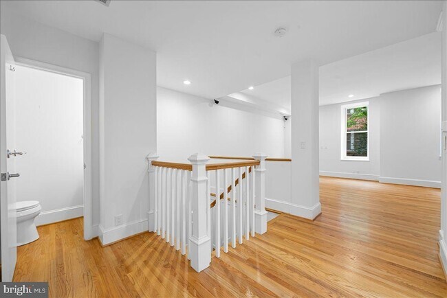 Building Photo - 1830 17th St NW