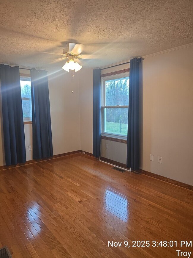 Building Photo - 912 Hunters Lodge Rd