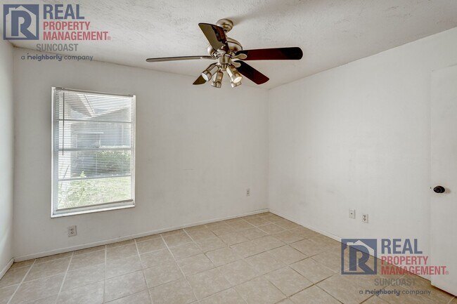 Building Photo - 1370 Palmwood Dr