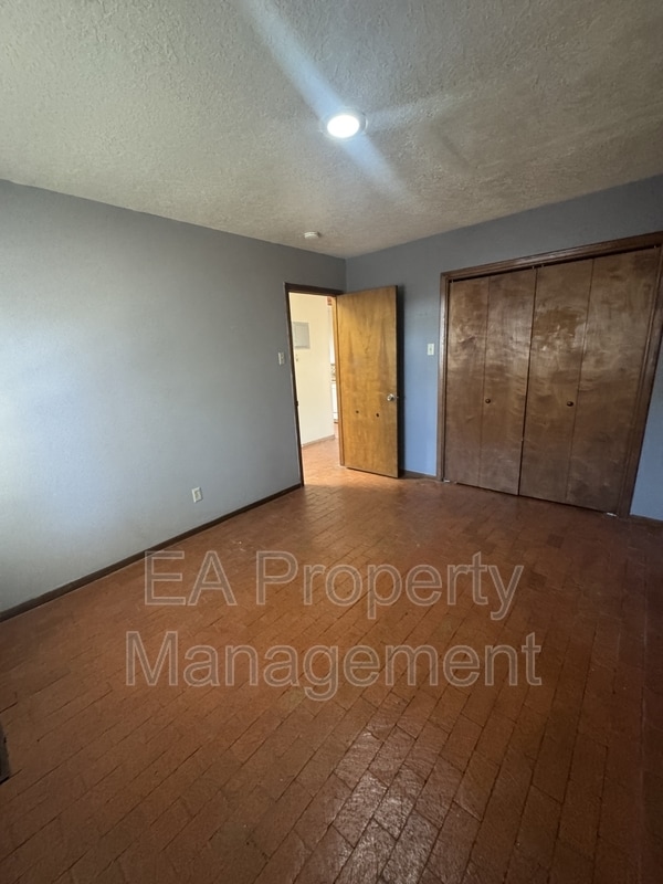 Building Photo - 921 Nashville Ave SW