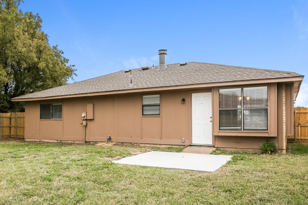 Building Photo - 3306 Seaboard Dr