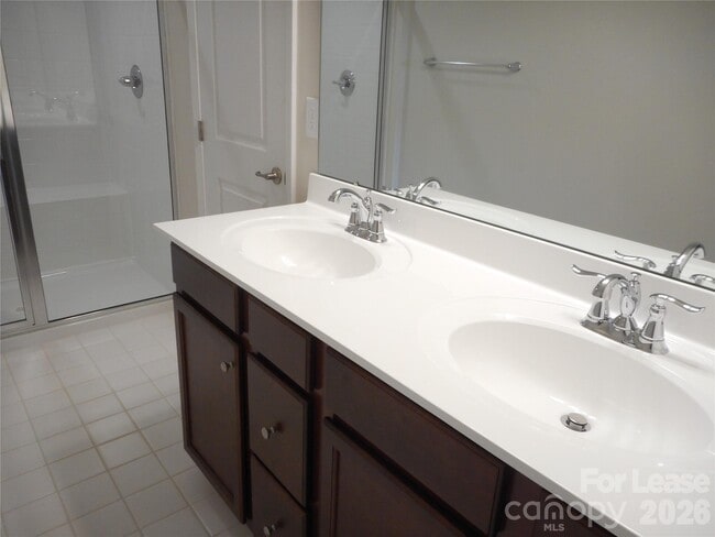 Building Photo - 322 Willow Wood Ct