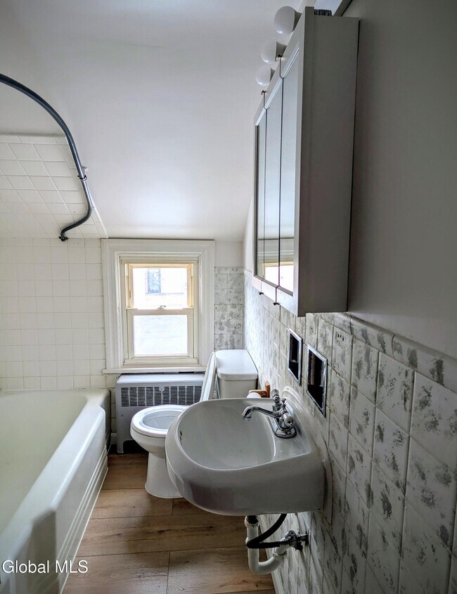 Building Photo - 1735 Western Ave