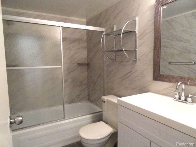 Building Photo - 250 E Thirteen Mile Rd