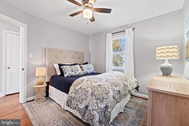 Building Photo - 110 E Rosemont Ave