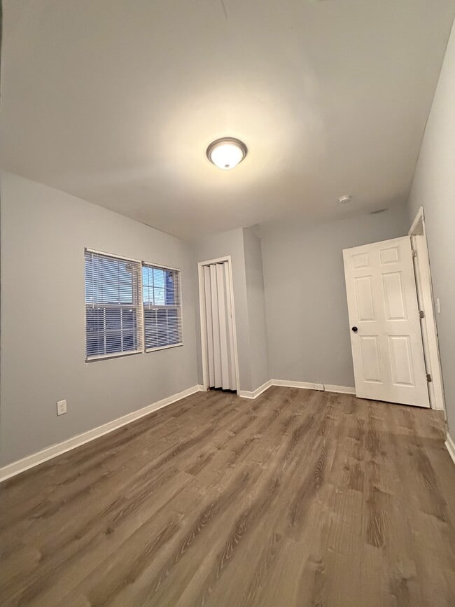 Building Photo - 1617 Darley Ave