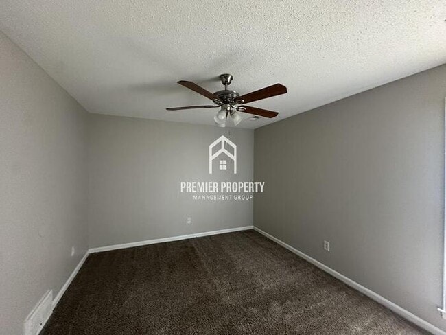 Building Photo - 2188 Longlane Dr