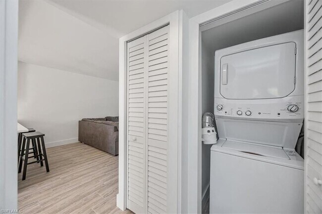 Building Photo - 1417 Chesapeake Ave