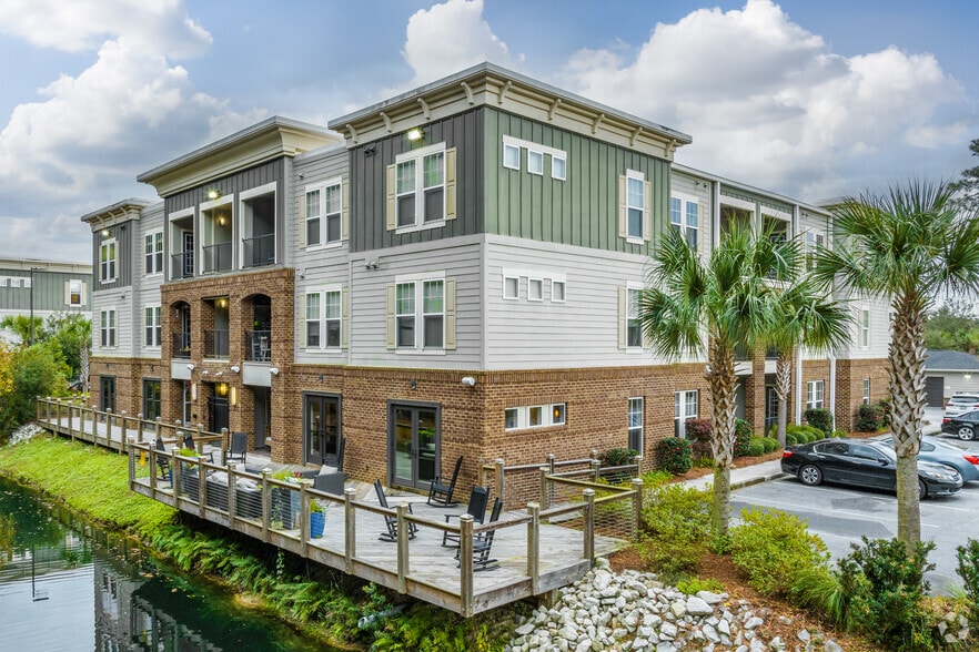 Building Photo - Parker Point