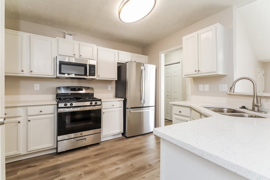 Building Photo - 735 Beaver Run Trce