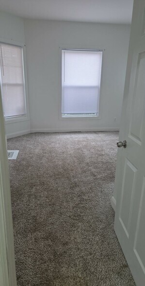 Building Photo - 1110 Lake St