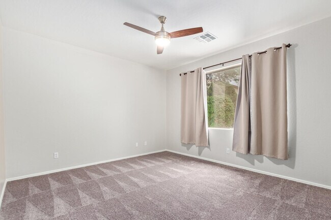 Building Photo - 3443 E Riopelle Ave