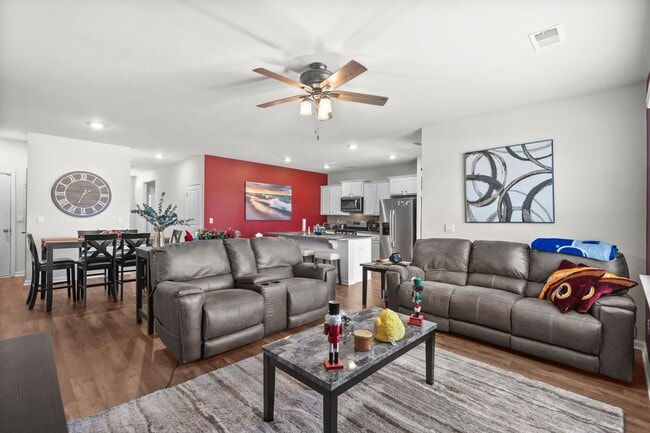 Building Photo - 3927 Nandina Ct