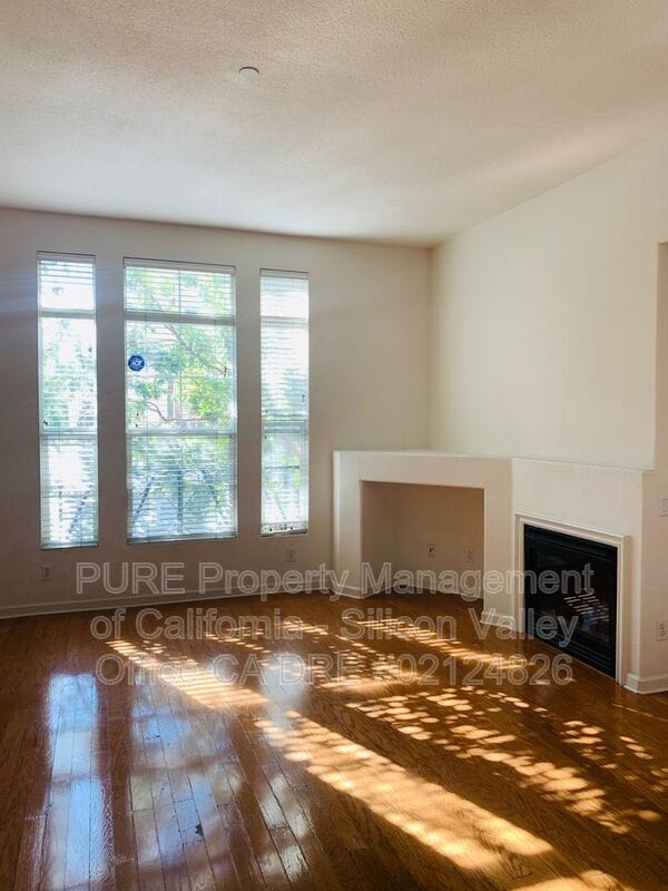 Building Photo - 886 Fire Walk