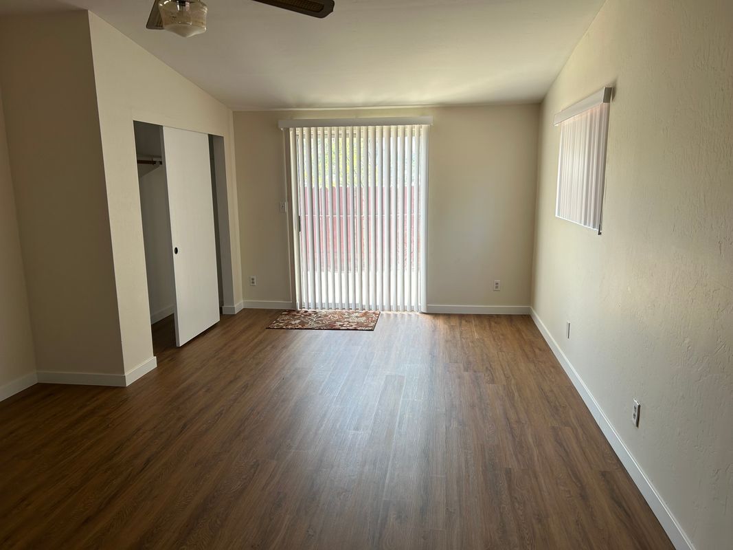 Building Photo - 8621 Willow Terrace