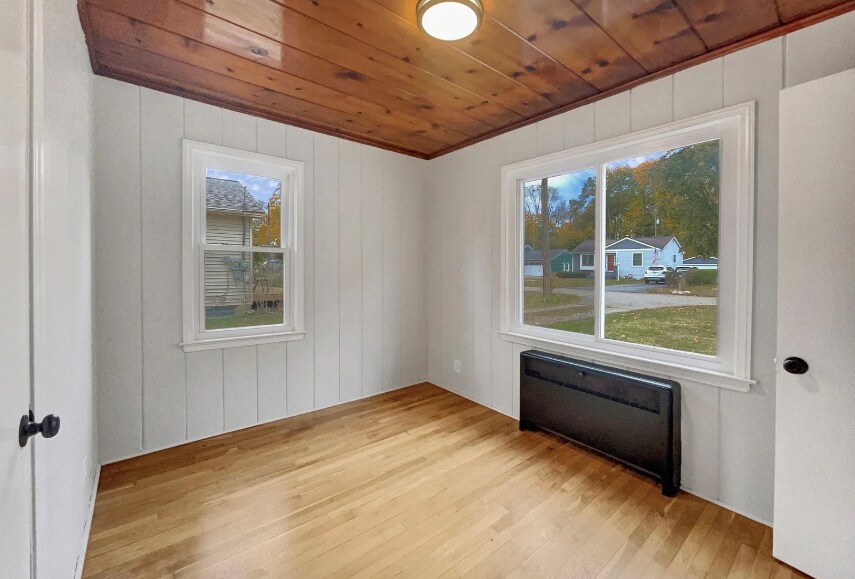 Building Photo - 6441 Crest Dr